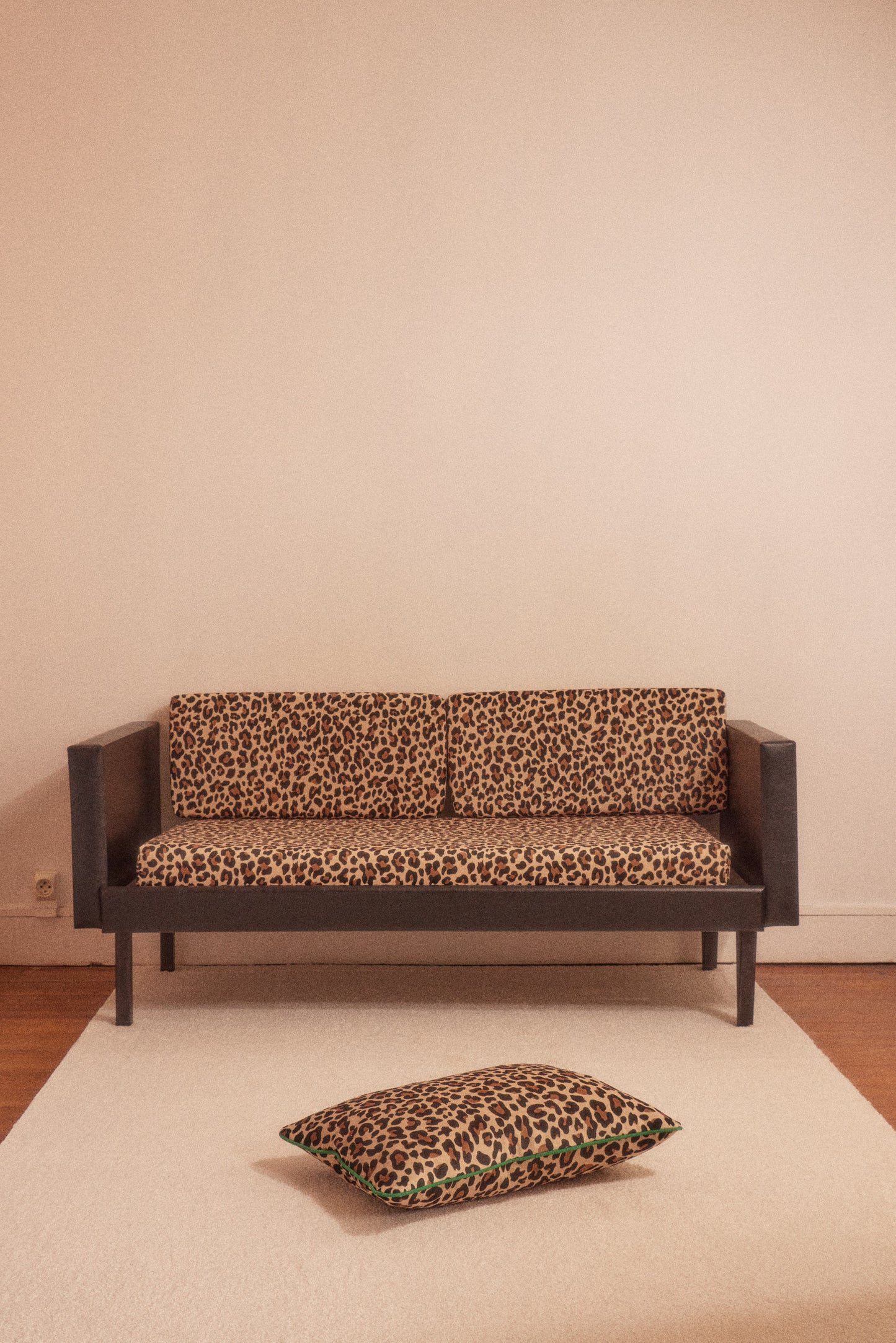 DAYBED MUTO